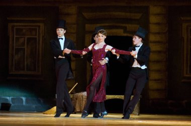 DNEPROPETROVSK, UKRAINE - 12 Mayıs: Dnepropetrovsk Devlet Opera ve Bale Tiyatrosu üyeleri 12 Mayıs 2011 'de Dnepropetrovsk, Ukrayna' da 