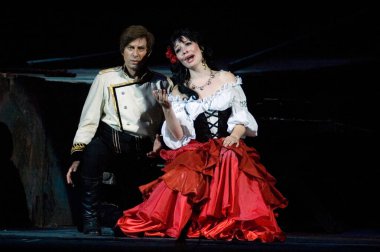 DNIPROPETROVSK, UKRAINE 3 Haziran: Dnepropetrovsk Devlet Opera ve Bale Tiyatrosu üyeleri 3 Haziran 2011 'de Dnipropetrovsk, Ukrayna' da 