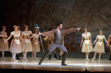 DNEPROPETROVSK, UKRAINE - 25 Mart: Dnepropetrovsk Devlet Opera ve Bale Tiyatrosu üyeleri 25 Mart 2012 'de Dnepropetrovsk, Ukrayna' da 