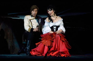 DNIPROPETROVSK, UKRAINE 3 Haziran: Dnepropetrovsk Devlet Opera ve Bale Tiyatrosu üyeleri 3 Haziran 2011 'de Dnipropetrovsk, Ukrayna' da 