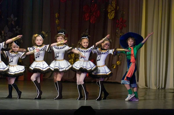 Dnepropetrovsk Ukraine June Unidentified Children Ages Years Old Perform Musical — Stock Photo, Image