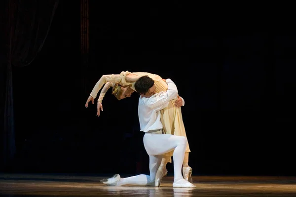 Dnepropetrovsk Ukraine April Members Dnepropetrovsk Opera Ballet Theatre Perform Romeo — Stock Photo, Image