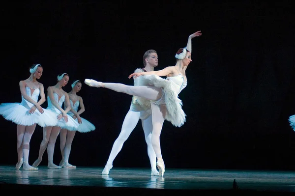Dnipropetrovsk Ukraine April Zwanenmeer Ballet Uitgevoerd Door Dnepropetrovsk Opera Ballet — Stockfoto