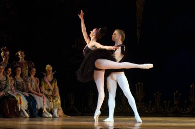 DNIPROPETROVSK, UKRAINE - 23 Nisan: Kuğu Gölü balesi Dnepropetrovsk Opera ve Bale Tiyatrosu tarafından 23 Nisan 2011 'de Dnipropetrovsk, Ukrayna' da sahnelendi..