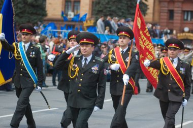 DNEPROPETROVSK, UKRAINE - 9 Mayıs: 2. Dünya Savaşı Zafer Günü 'nü kutlamak için 9 Mayıs 2011 DNEPROPETROVSK, UKRAINE