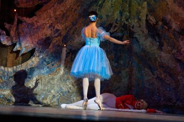 DNEPROPETROVSK, UKRAINE - Şubat 18: Fındıkkıran balesi Dnepropetrovsk Opera ve Bale Tiyatrosu tarafından 18 Şubat 2011 'de Dnepropetrovsk, Ukrayna' da sahnelendi. 