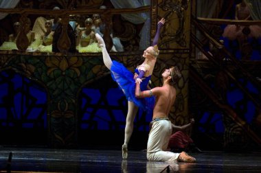 DNIPROPETROVSK, UKRAINE - 23 Ekim: Le Corsaire balesi Dnepropetrovsk Opera ve Bale Tiyatrosu tarafından 23 Ekim 2011 'de Dnipropetrovsk, Ukrayna' da sahnelendi..