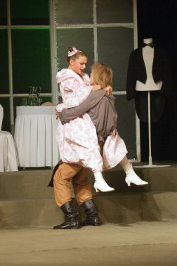 DNEPROPETROVSK, UKRAINE - 15 ARALIK: Dnepropetrovsk Devlet Tiyatrosu üyeleri 15 Aralık 2011 'de Dnepropetrovsk, Ukrayna' da 