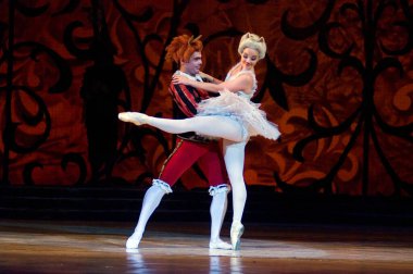 DNEPROPETROVSK, UKRAINE - 10 Haziran: Uyuyan Güzellik balesi Dnepropetrovsk Opera ve Bale Tiyatrosu tarafından 10 Haziran 2010 'da Dnepropetrovsk, Ukrayna' da sahnelendi. 