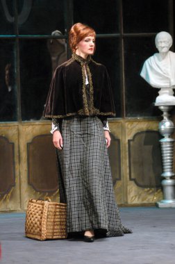 DNIPROPETROVSK, UKRAINE 2 Haziran: Dnepropetrovsk Devlet Tiyatrosu üyeleri 2 Haziran 2005 'te Ukrayna' nın Dnipropetrovsk kentinde 