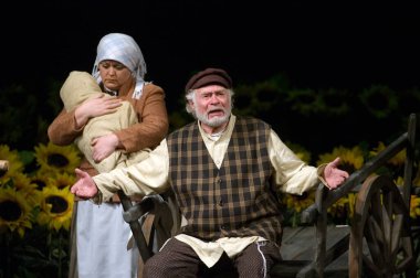 DNEPROPETROVSK, UKRAINE - NOVEMBER 28: Dnepropetrovsk Devlet Tiyatrosu üyeleri 28 Kasım 2009 'da Ukrayna' nın başkenti Dnepropetrovsk 'ta 