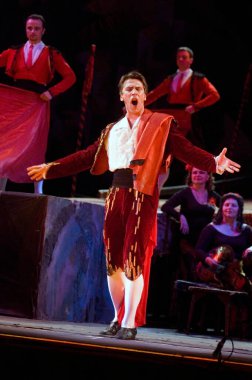 DNIPROPETROVSK, UKRAINE 3 Haziran: Dnepropetrovsk Devlet Opera ve Bale Tiyatrosu üyeleri 3 Haziran 2011 'de Dnipropetrovsk, Ukrayna' da 