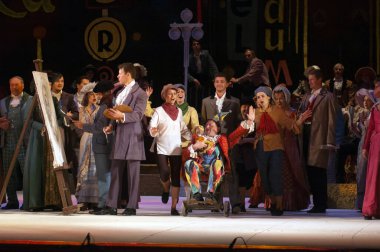 DNIPROPETROVSK, UKRAINE MAYIS 27: Dnepropetrovsk Devlet Opera ve Bale Tiyatrosu üyeleri 27 Mayıs 2012 'de Dnipropetrovsk, Ukrayna' da 