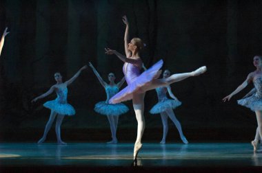 DNIPROPETROVSK, UKRAINE MARCH 12: Rus Drama Tiyatrosu kumpanyası tarafından 12 Mart 2011 'de Dnepropetrovsk, Ukrayna' da gerçekleştirilen televizyon müdahalesi. 