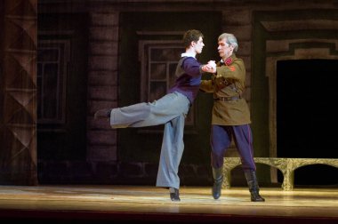 DNEPROPETROVSK, UKRAINE - 12 Mayıs: Dnepropetrovsk Devlet Opera ve Bale Tiyatrosu üyeleri 12 Mayıs 2011 'de Dnepropetrovsk, Ukrayna' da 