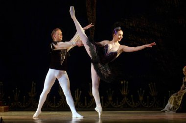 DNIPROPETROVSK, UKRAINE - 23 Nisan: Kuğu Gölü balesi Dnepropetrovsk Opera ve Bale Tiyatrosu tarafından 23 Nisan 2011 'de Dnipropetrovsk, Ukrayna' da sahnelendi..