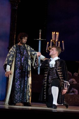 DNIPROPETROVSK, UKRAINE MAYIS 14: Dnepropetrovsk Devlet Opera ve Bale Tiyatrosu üyeleri 14 Mayıs 2011 'de Dnipropetrovsk, Ukrayna' da Othello 'yu sahneledi. 