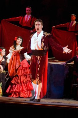 DNIPROPETROVSK, UKRAINE 3 Haziran: Dnepropetrovsk Devlet Opera ve Bale Tiyatrosu üyeleri 3 Haziran 2011 'de Dnipropetrovsk, Ukrayna' da 