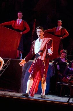 DNIPROPETROVSK, UKRAINE 3 Haziran: Dnepropetrovsk Devlet Opera ve Bale Tiyatrosu üyeleri 3 Haziran 2011 'de Dnipropetrovsk, Ukrayna' da 