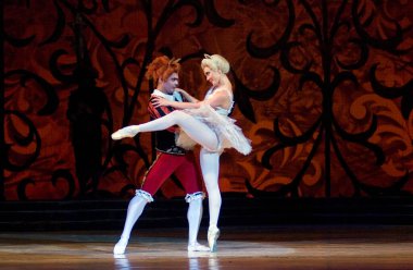 DNEPROPETROVSK, UKRAINE - 10 Haziran: Uyuyan Güzellik balesi Dnepropetrovsk Opera ve Bale Tiyatrosu tarafından 10 Haziran 2010 'da Dnepropetrovsk, Ukrayna' da sahnelendi. 