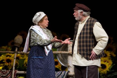 DNEPROPETROVSK, UKRAINE - NOVEMBER 28: Dnepropetrovsk Devlet Tiyatrosu üyeleri 28 Kasım 2009 'da Ukrayna' nın başkenti Dnepropetrovsk 'ta 