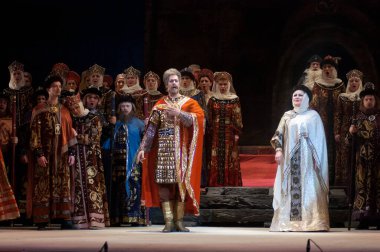 DNIPROPETROVSK, UKRAINE JANUARY 28: Dnepropetrovsk Devlet Opera ve Bale Tiyatrosu üyeleri 28 Ocak 2012 'de Dnipropetrovsk, Ukrayna' da 