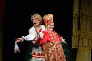 DNEPROPETROVSK, UKRAINE - 9 HAZİRAN: Dnepropetrovsk Devlet Tiyatrosu üyeleri 9 Ocak 2011 'de Dnepropetrovsk, Ukrayna' da 