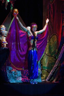 DNEPROPETROVSK, UKRAINE - 9 HAZİRAN: Dnepropetrovsk Devlet Tiyatrosu üyeleri 9 Ocak 2011 'de Dnepropetrovsk, Ukrayna' da 