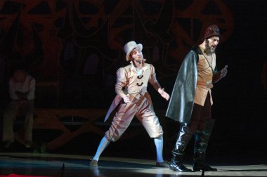 DNIPROPETROVSK, UKRAINE JANUARY 5: Dnepropetrovsk Devlet Opera ve Bale Tiyatrosu üyeleri 5 Ocak 2011 'de Dnipropetrovsk, Ukrayna' da 