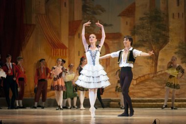 DNEPROPETROVSK, UKRAINE - 13 Haziran: Dnepropetrovsk Devlet Opera ve Bale Tiyatrosu üyeleri 13 Haziran 2012 'de Dnepropetrovsk, Ukrayna' da 