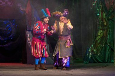 DNEPROPETROVSK, UKRAINE - 28 ARALIK: Dnepropetrovsk Devlet Tiyatrosu üyeleri 28 Aralık 2011 'de Ukrayna' nın Dnepropetrovsk kentinde 