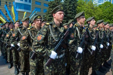 DNEPROPETROVSK, UKRAINE - 9 Mayıs: 2. Dünya Savaşı Zafer Günü 'nü kutlamak için 9 Mayıs 2011 DNEPROPETROVSK, UKRAINE