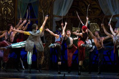 DNIPROPETROVSK, UKRAINE - 23 Ekim: Le Corsaire balesi Dnepropetrovsk Opera ve Bale Tiyatrosu tarafından 23 Ekim 2011 'de Dnipropetrovsk, Ukrayna' da sahnelendi..