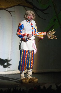 DNEPROPETROVSK, UKRAINE - 28 ARALIK: Dnepropetrovsk Devlet Tiyatrosu üyeleri 28 Aralık 2011 'de Ukrayna' nın Dnepropetrovsk kentinde 