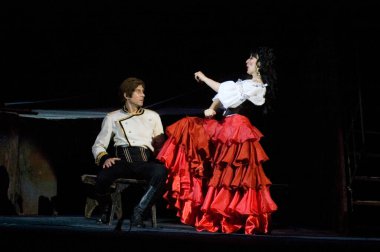 DNIPROPETROVSK, UKRAINE 3 Haziran: Dnepropetrovsk Devlet Opera ve Bale Tiyatrosu üyeleri 3 Haziran 2011 'de Dnipropetrovsk, Ukrayna' da 