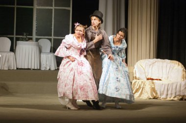 DNEPROPETROVSK, UKRAINE - 15 ARALIK: Dnepropetrovsk Devlet Tiyatrosu üyeleri 15 Aralık 2011 'de Dnepropetrovsk, Ukrayna' da 