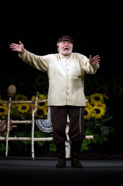 DNEPROPETROVSK, UKRAINE - NOVEMBER 28: Dnepropetrovsk Devlet Tiyatrosu üyeleri 28 Kasım 2009 'da Ukrayna' nın başkenti Dnepropetrovsk 'ta 