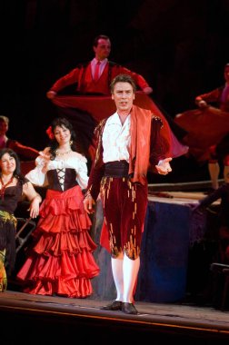 DNIPROPETROVSK, UKRAINE 3 Haziran: Dnepropetrovsk Devlet Opera ve Bale Tiyatrosu üyeleri 3 Haziran 2011 'de Dnipropetrovsk, Ukrayna' da 