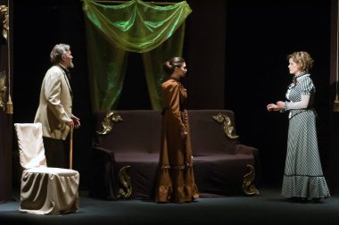 DNEPROPETROVSK, UKRAINE - 5 Ekim: Dnepropetrovsk Devlet Tiyatrosu Üyeleri 5 Ekim 2012 'de Dnepropetrovsk, Ukrayna' da 