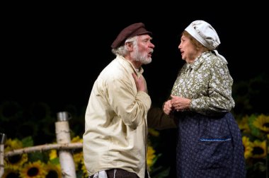 DNEPROPETROVSK, UKRAINE - NOVEMBER 28: Dnepropetrovsk Devlet Tiyatrosu üyeleri 28 Kasım 2009 'da Ukrayna' nın başkenti Dnepropetrovsk 'ta 