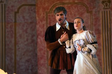 DNIPROPETROVSK, UKRAINE MAYIS 11: Dnepropetrovsk Devlet Opera ve Bale Tiyatrosu üyeleri 11 Mayıs 2012 'de Dnipropetrovsk, Ukrayna' da 