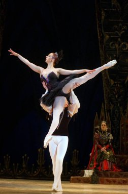 DNIPROPETROVSK, UKRAINE - 23 Nisan: Kuğu Gölü balesi Dnepropetrovsk Opera ve Bale Tiyatrosu tarafından 23 Nisan 2011 'de Dnipropetrovsk, Ukrayna' da sahnelendi..