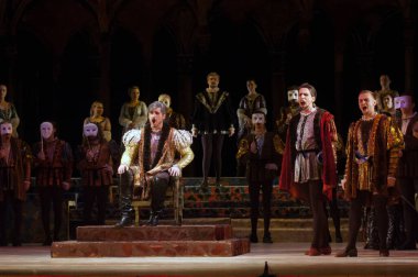 DNIPROPETROVSK, UKRAINE MAYIS 11: Dnepropetrovsk Devlet Opera ve Bale Tiyatrosu üyeleri 11 Mayıs 2012 'de Dnipropetrovsk, Ukrayna' da 