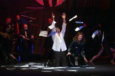 DNEPROPETROVSK, UKRAINE - 22 ARALIK: Moskova Bağımsız Tiyatrosu üyeleri 22 Aralık 2011 'de Dnepropetrovsk, Ukrayna' da 