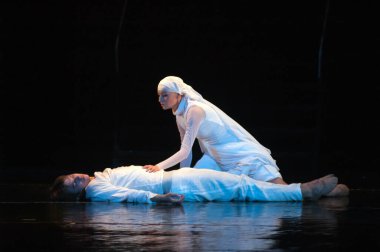 DNIPROPETROVSK, UKRAINE SEPTEMBER 25: Dnepropetrovsk Devlet Opera ve Bale Tiyatrosu üyeleri 25 Eylül 2012 'de Ukrayna' nın Dnipropetrovsk kentinde 