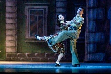 DNEPROPETROVSK, UKRAINE - 12 Mayıs: Dnepropetrovsk Devlet Opera ve Bale Tiyatrosu üyeleri 12 Mayıs 2011 'de Dnepropetrovsk, Ukrayna' da 