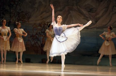 DNEPROPETROVSK, UKRAINE - 25 Mart: Dnepropetrovsk Devlet Opera ve Bale Tiyatrosu üyeleri 25 Mart 2012 'de Dnepropetrovsk, Ukrayna' da 