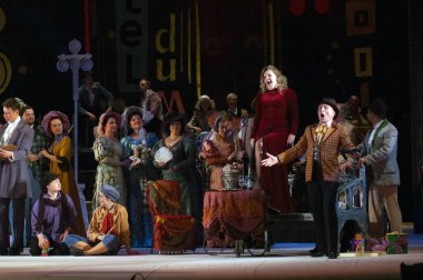 DNIPROPETROVSK, UKRAINE MAYIS 27: Dnepropetrovsk Devlet Opera ve Bale Tiyatrosu üyeleri 27 Mayıs 2012 'de Dnipropetrovsk, Ukrayna' da 