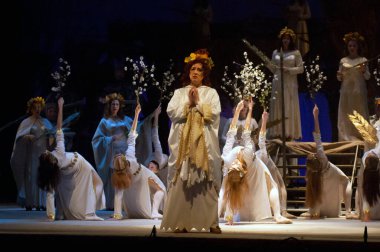 DNIPROPETROVSK, UKRAINE FEBRUARY 18: Dnepropetrovsk Devlet Opera ve Bale Tiyatrosu üyeleri 18 Şubat 2012 'de Dnipropetrovsk, Ukrayna' da 