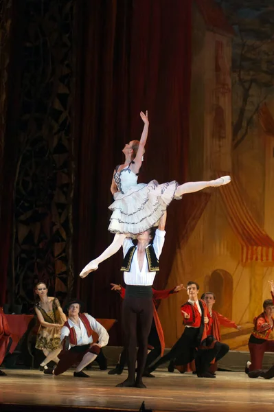 Dnepropetrovsk Ukraine Ιουνιου Μέλη Του Κρατικού Θεάτρου Όπερας Και Μπαλέτου — Φωτογραφία Αρχείου